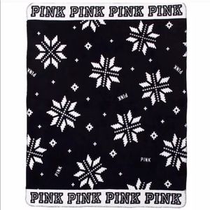 NWT Victoria’s Secret PINK Cozy Blanket